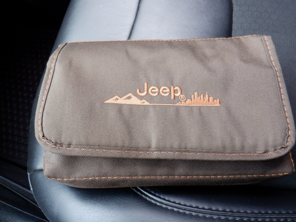 2019 Jeep Cherokee image 40