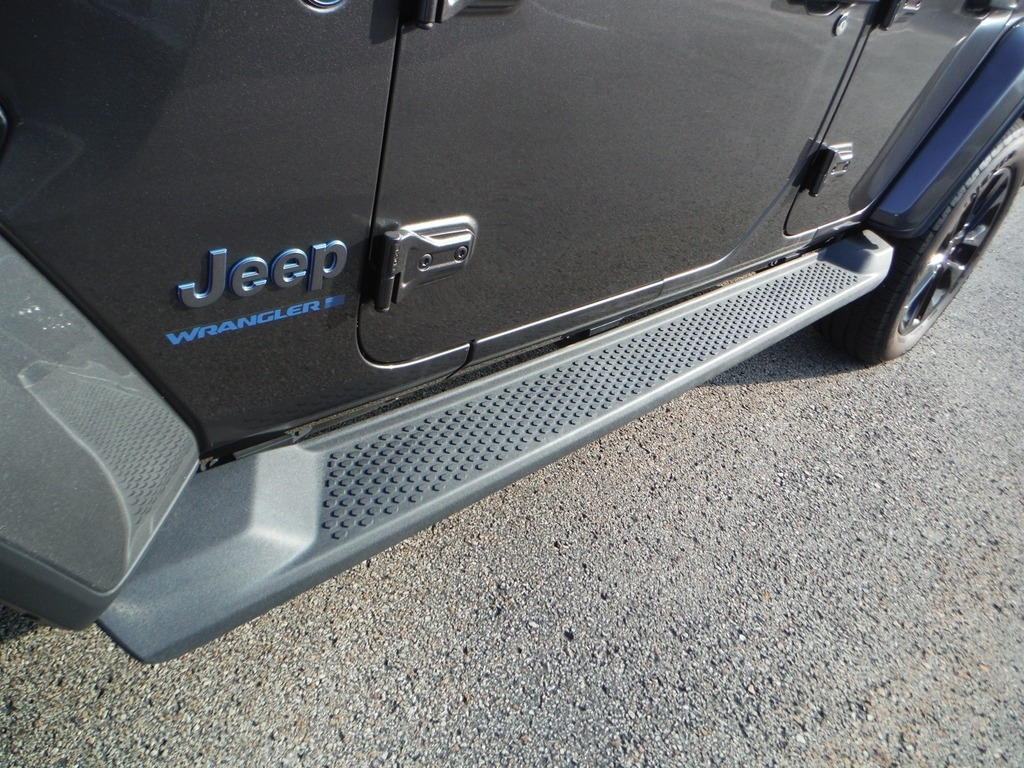 2025 Jeep Wrangler image 6