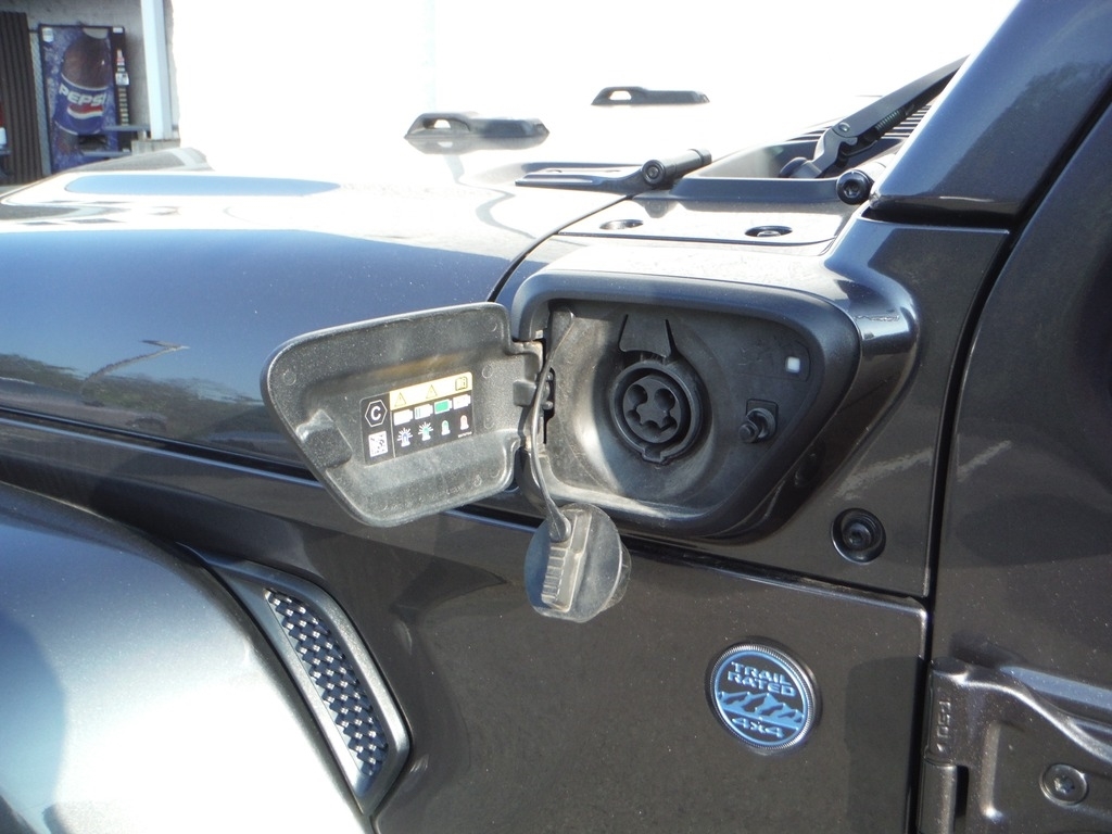 2025 Jeep Wrangler image 9