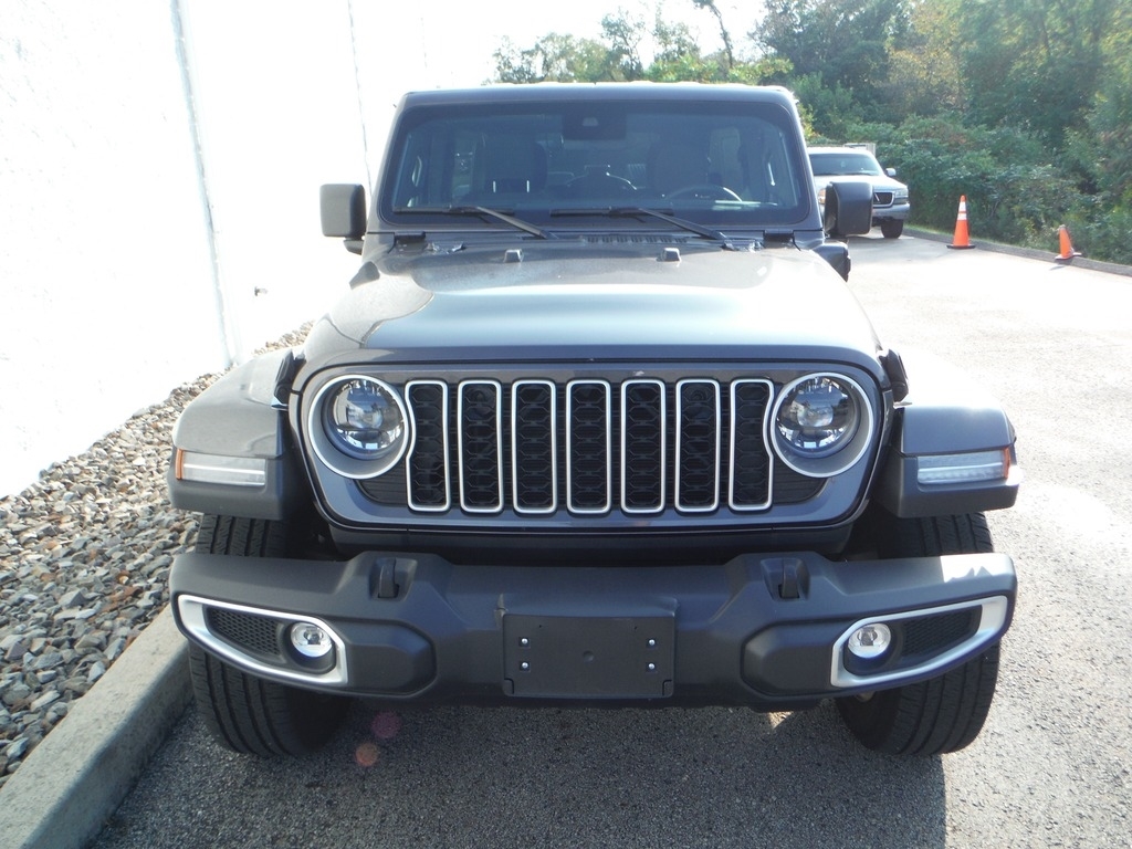 2025 Jeep Wrangler image 11