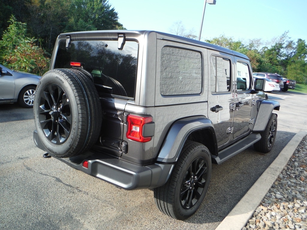 2025 Jeep Wrangler image 13