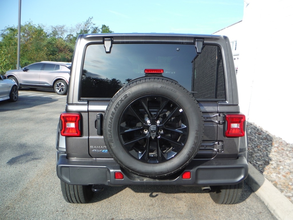 2025 Jeep Wrangler image 14