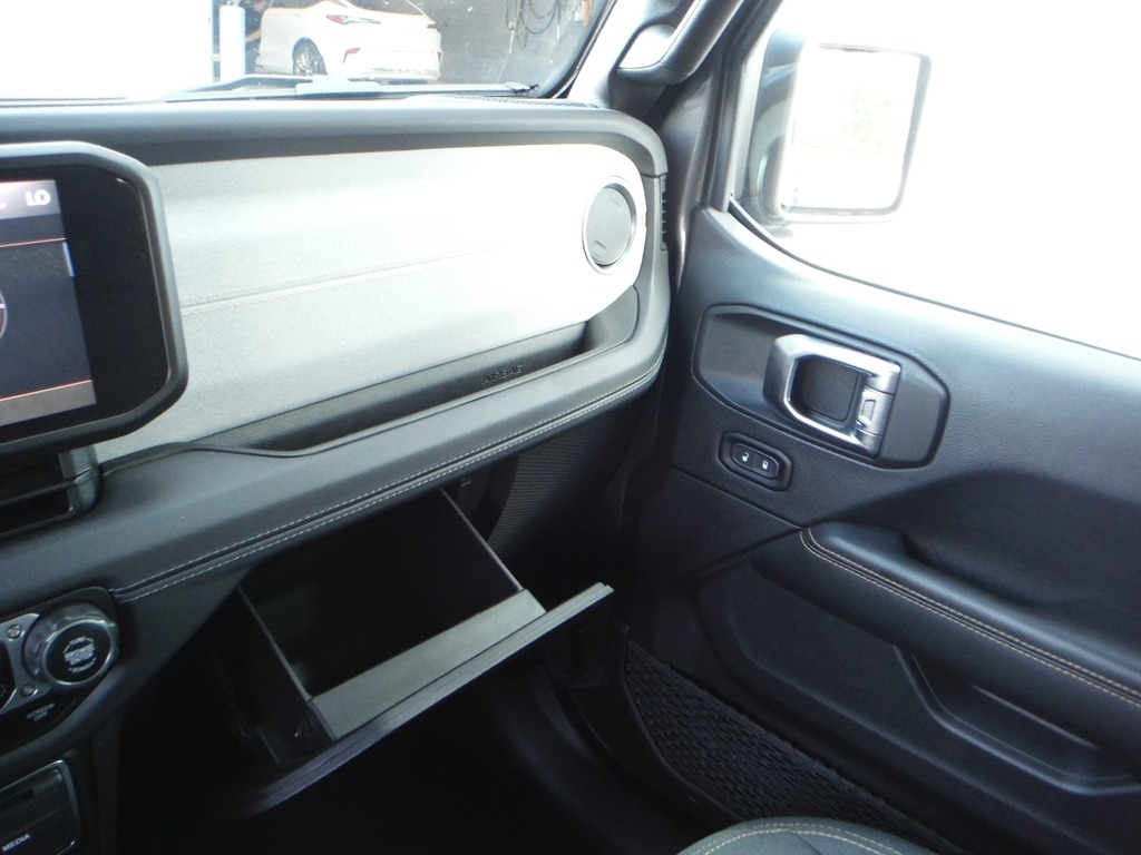 2025 Jeep Wrangler image 44