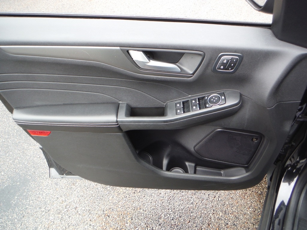 2023 Ford Escape image 17