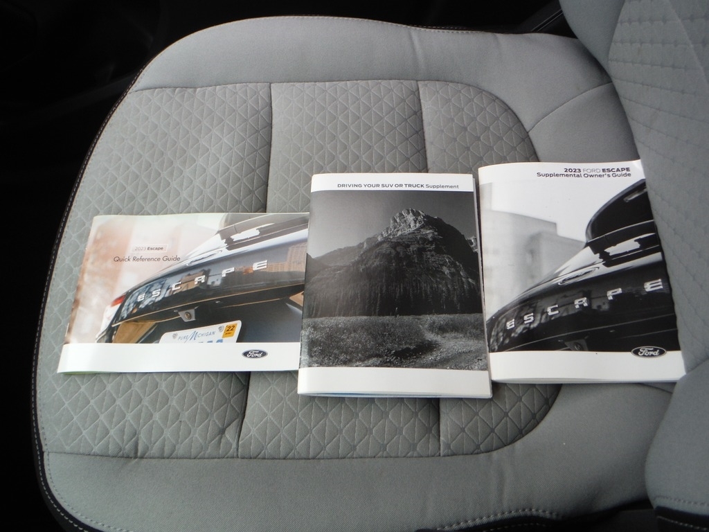 2023 Ford Escape image 46