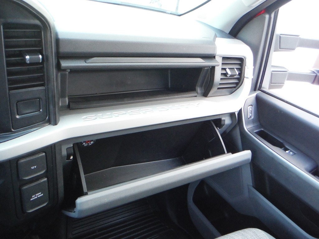 2024 Ford F-250 Super Duty image 38
