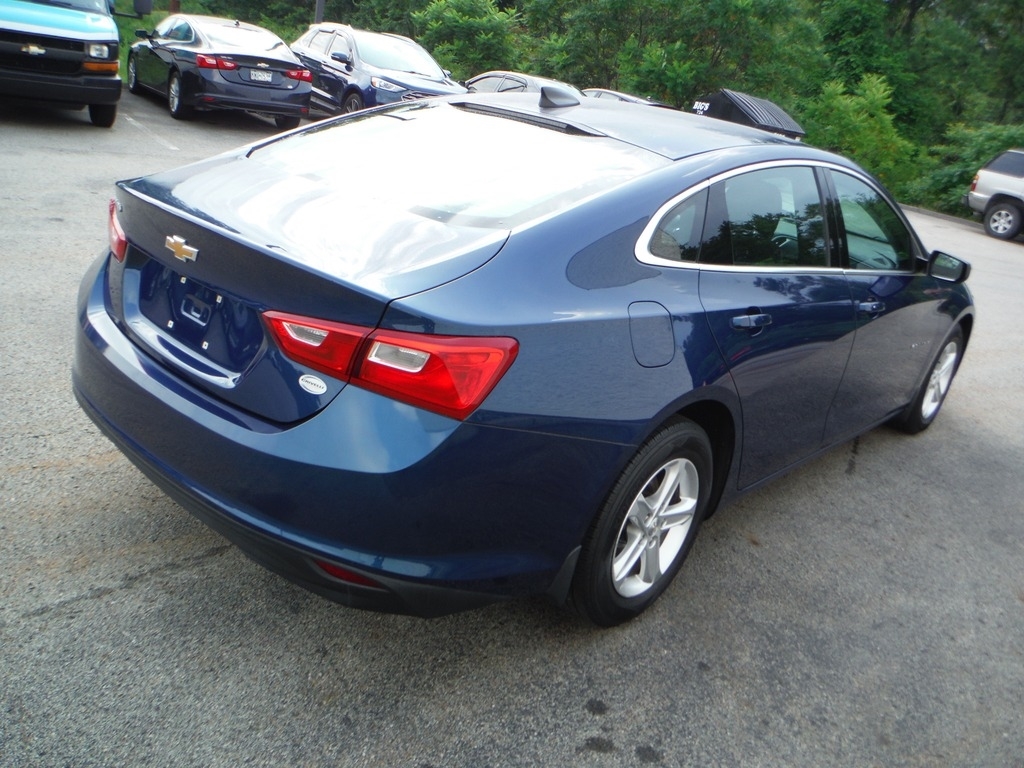 2019 Chevrolet Malibu image 8