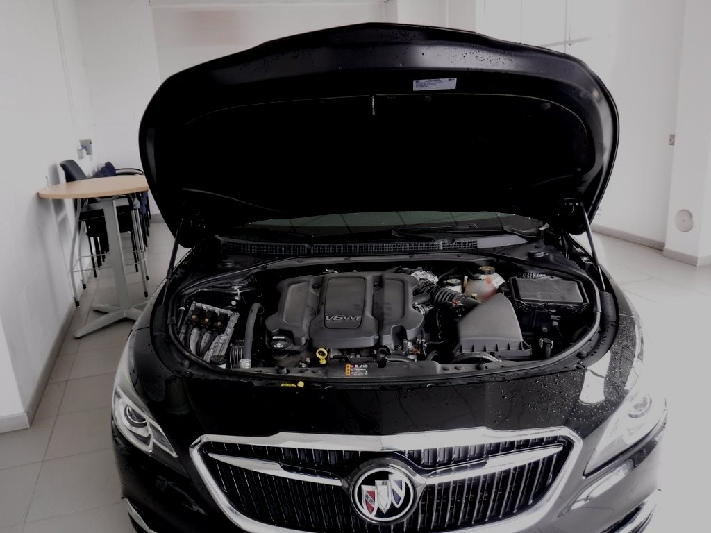 2017 Buick LaCrosse image 11