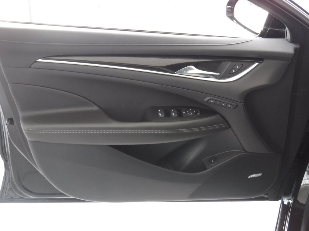 2017 Buick LaCrosse image 14