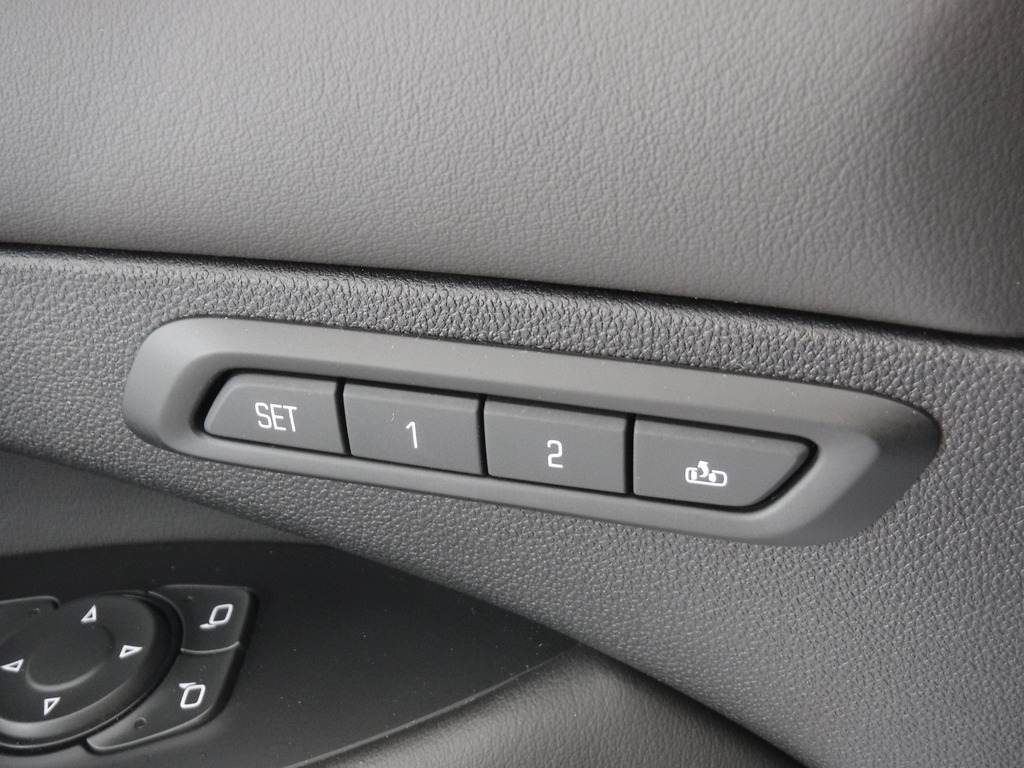 2017 Buick LaCrosse image 15