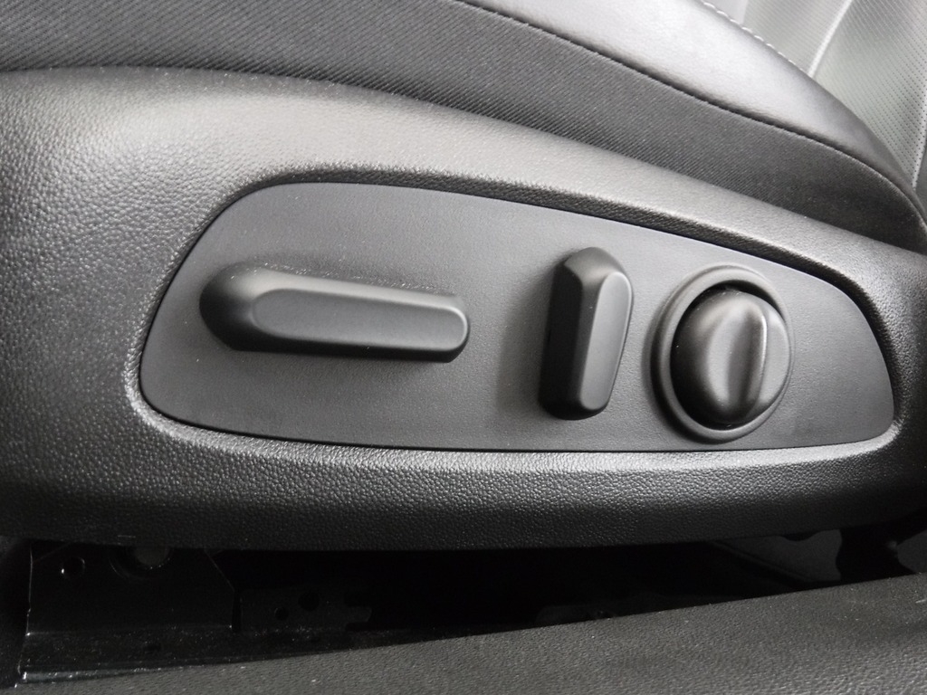 2017 Buick LaCrosse image 18