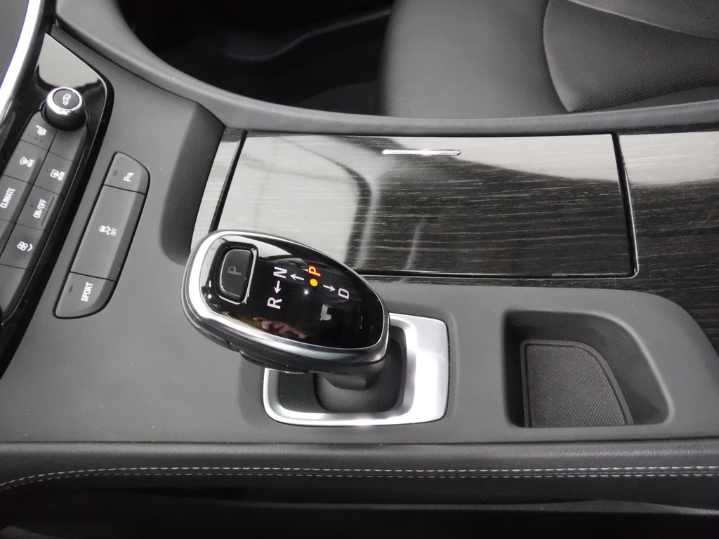 2017 Buick LaCrosse image 19