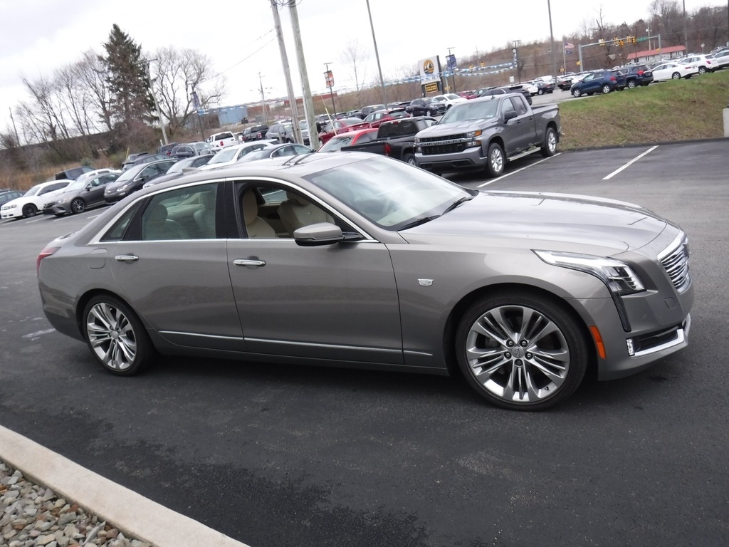 2017 Cadillac CT6 image 7