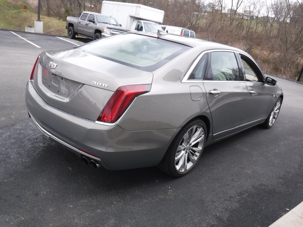 2017 Cadillac CT6 image 8