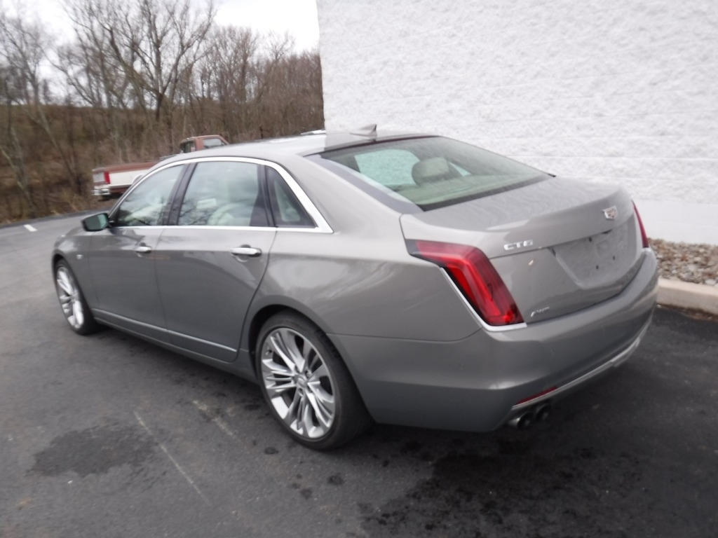 2017 Cadillac CT6 image 12