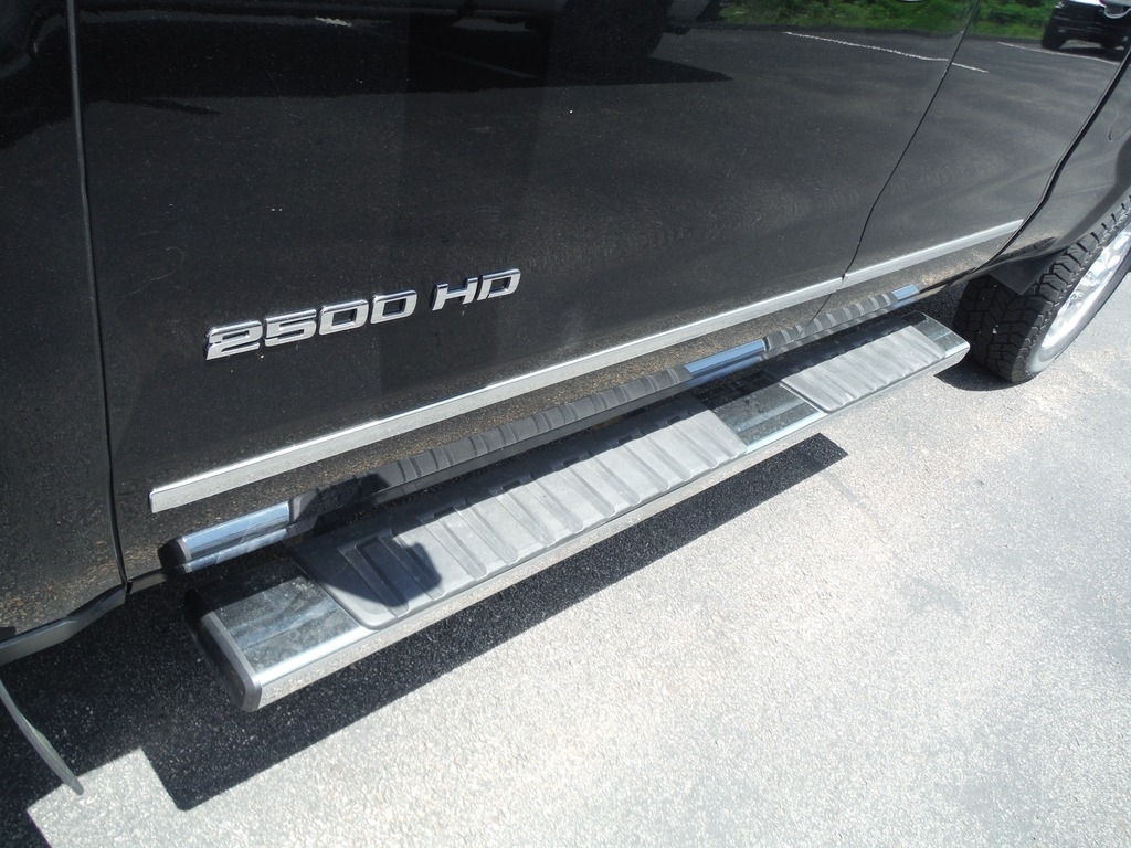 2015 Chevrolet Silverado 2500HD image 3