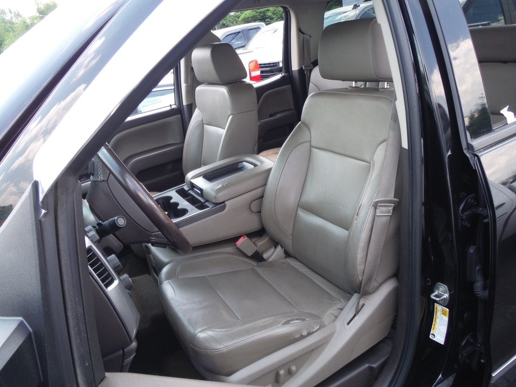 2015 Chevrolet Silverado 2500HD image 19