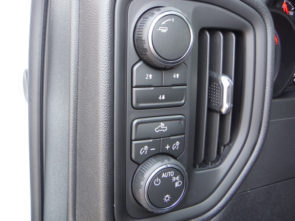 2026 Chevrolet Silverado 2500HD image 23