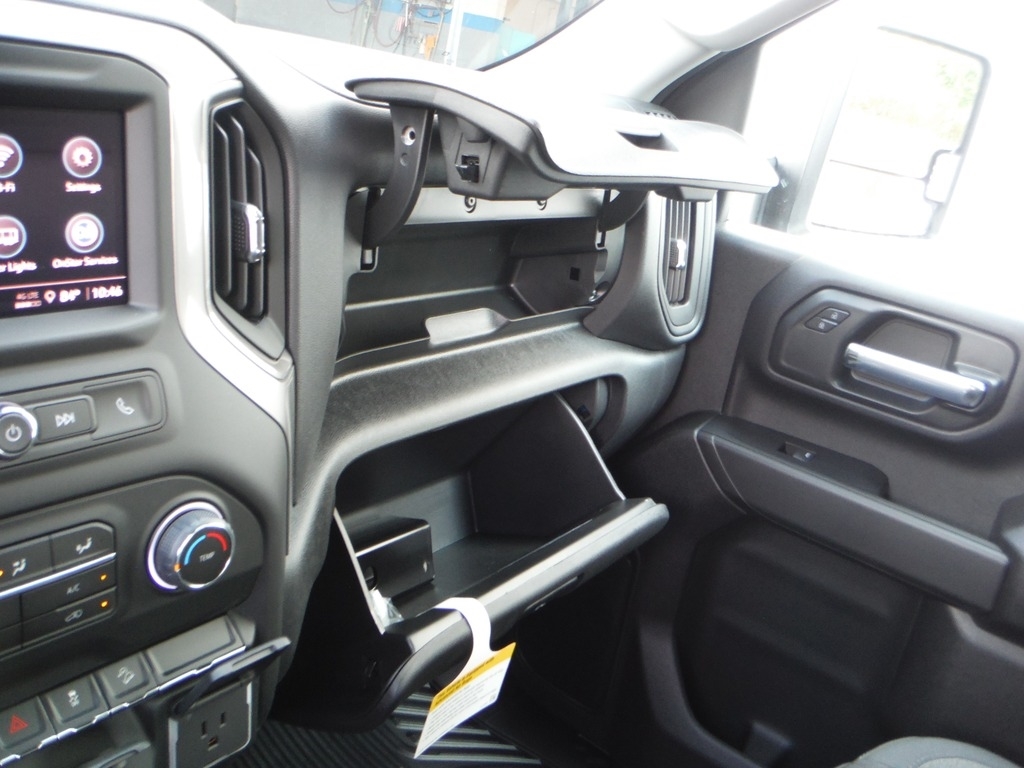 2026 Chevrolet Silverado 2500HD image 38