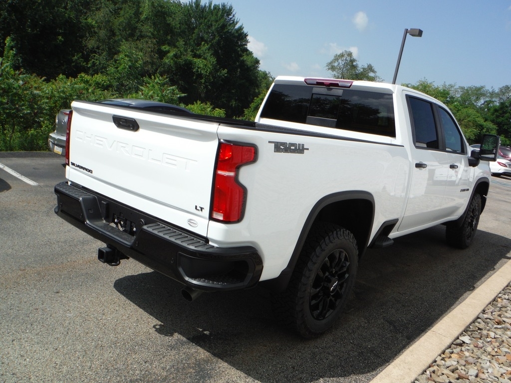 2026 Chevrolet Silverado 2500HD image 10