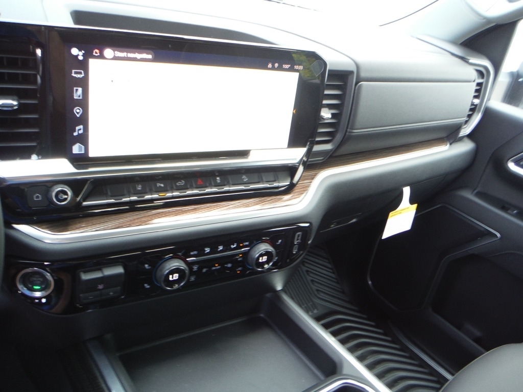 2026 Chevrolet Silverado 2500HD image 32