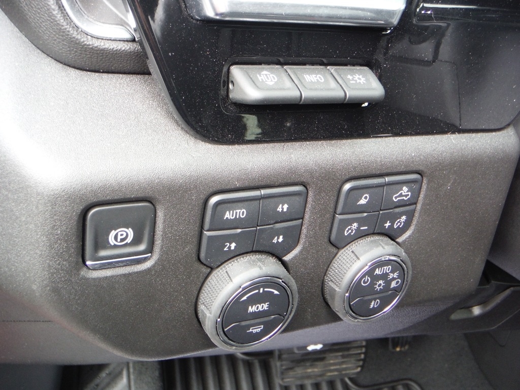 2025 Chevrolet Silverado 2500HD image 30