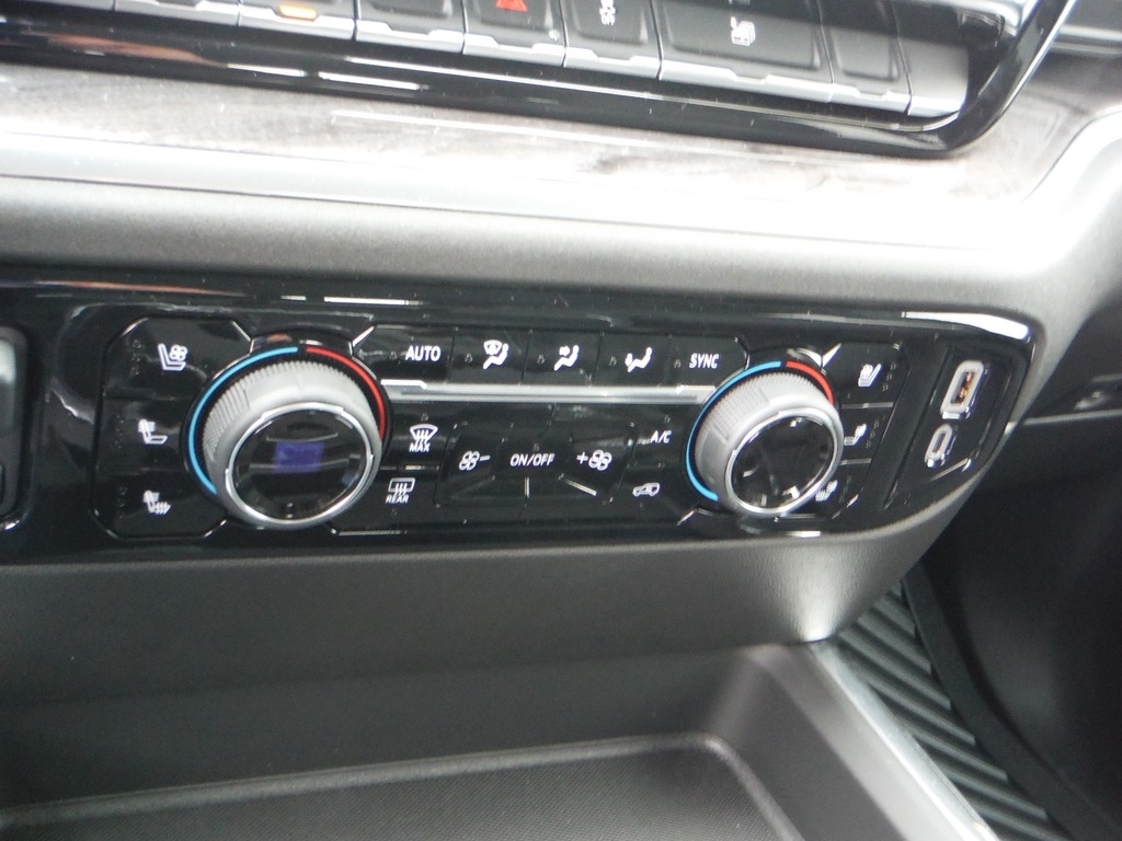 2025 Chevrolet Silverado 2500HD image 40
