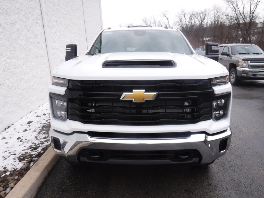 2026 Chevrolet Silverado 3500HD image 8