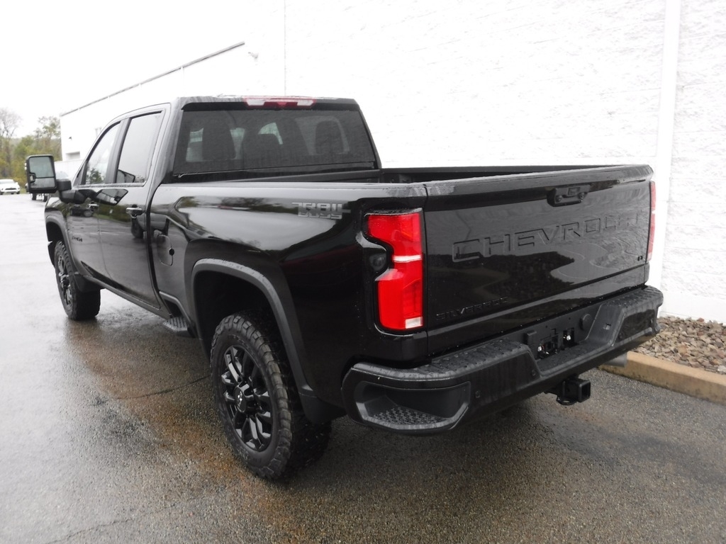 2026 Chevrolet Silverado 3500HD image 14