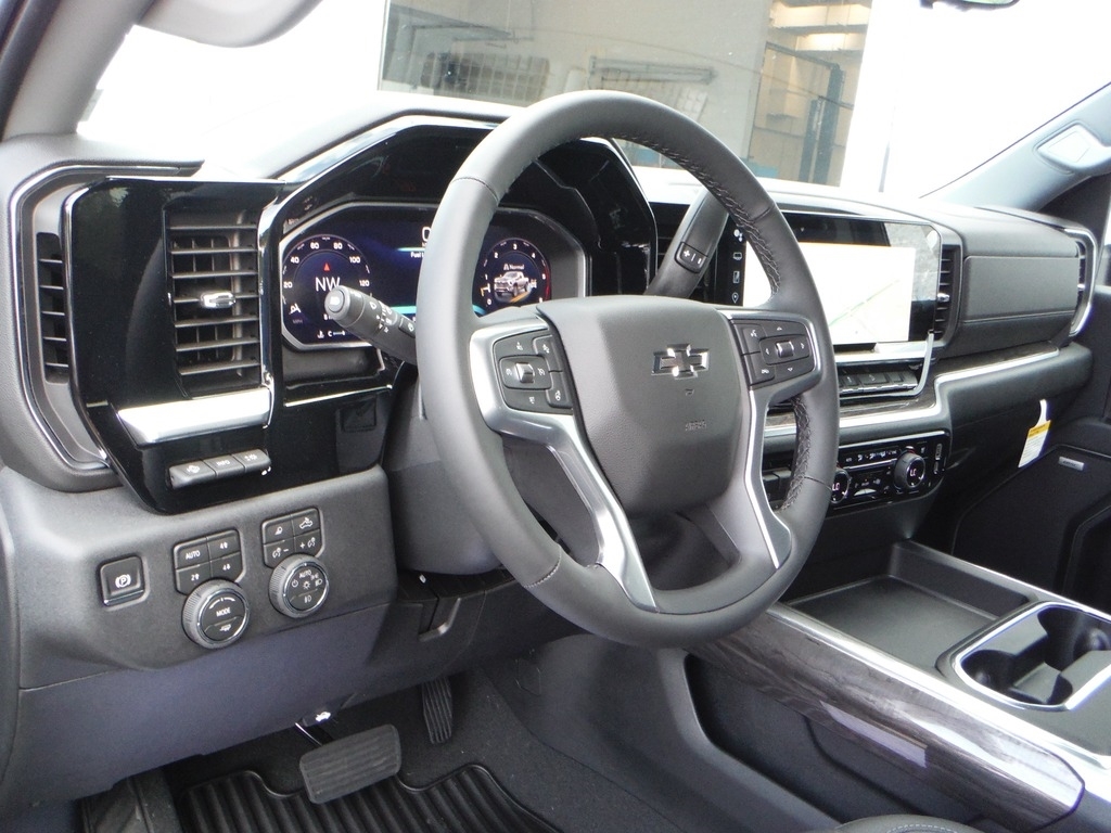 2026 Chevrolet Silverado 3500HD image 35