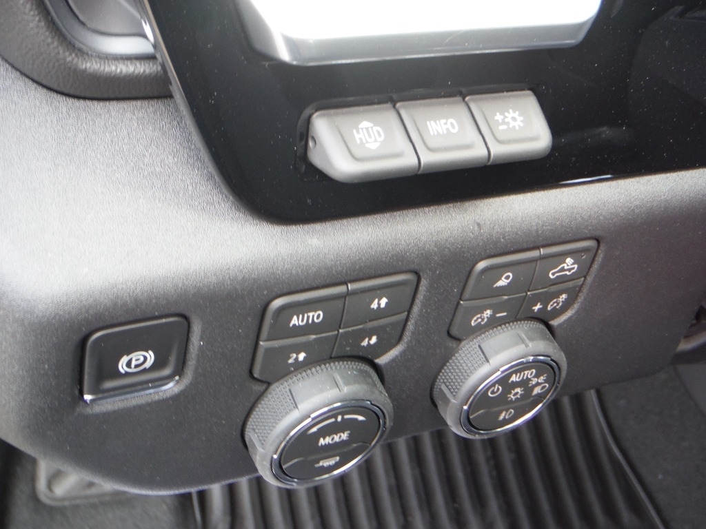 2026 Chevrolet Silverado 3500HD image 36