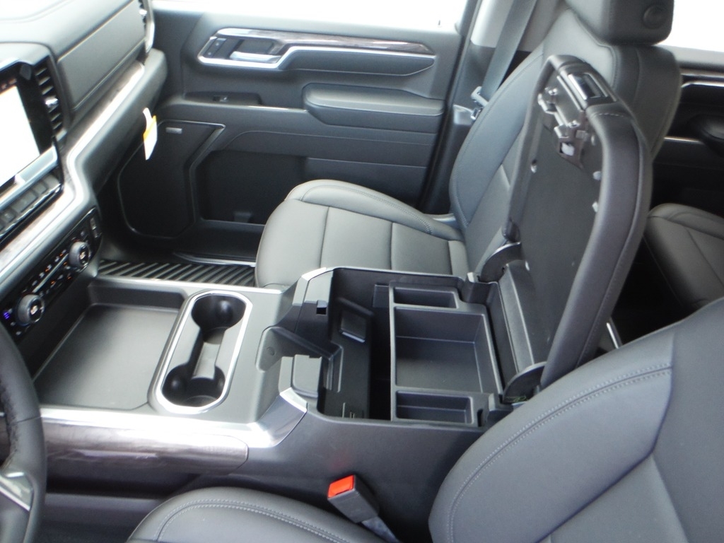 2026 Chevrolet Silverado 3500HD image 43