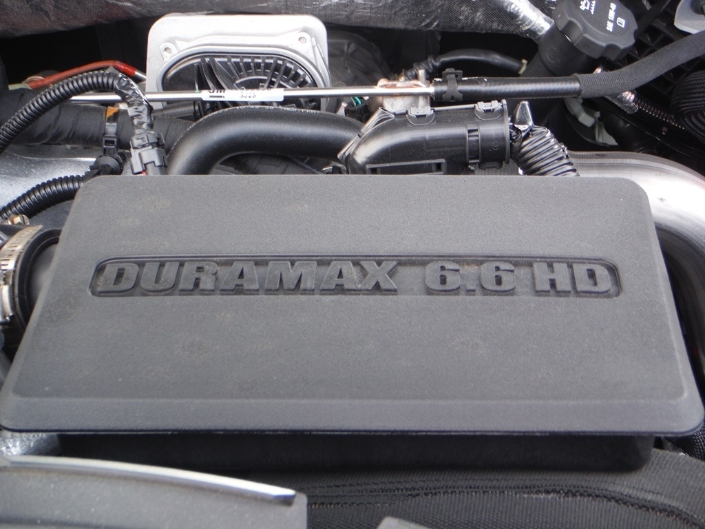 2026 Chevrolet Silverado 3500HD image 2
