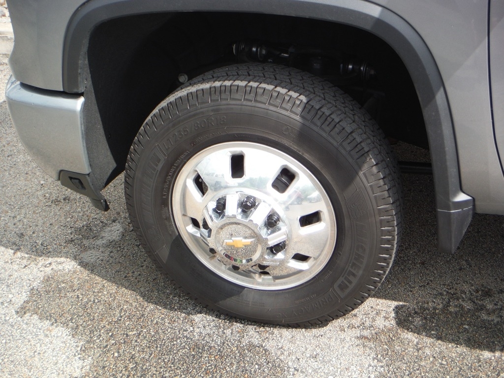 2026 Chevrolet Silverado 3500HD image 9