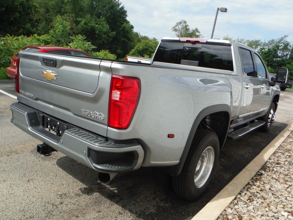2026 Chevrolet Silverado 3500HD image 13