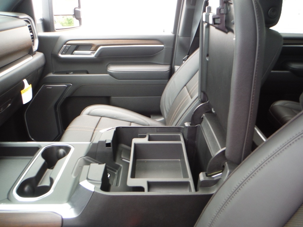 2026 Chevrolet Silverado 3500HD image 40