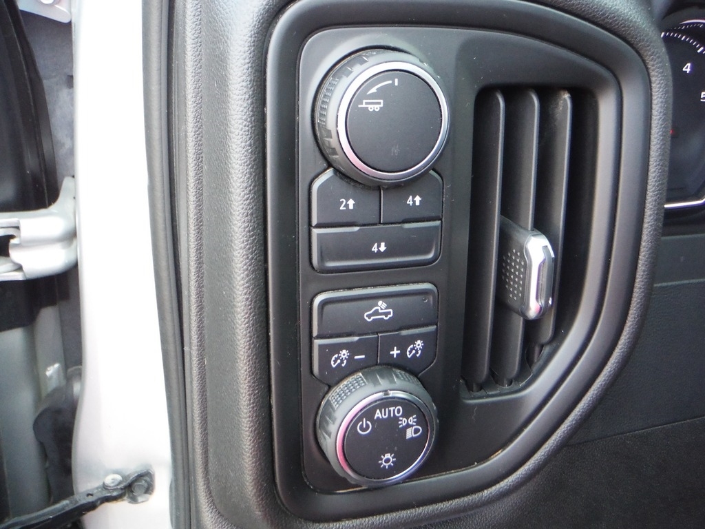 2022 Chevrolet Silverado 3500HD image 21