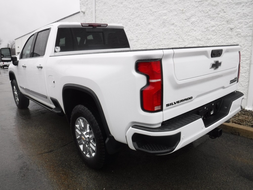 2024 Chevrolet Silverado 3500HD image 18