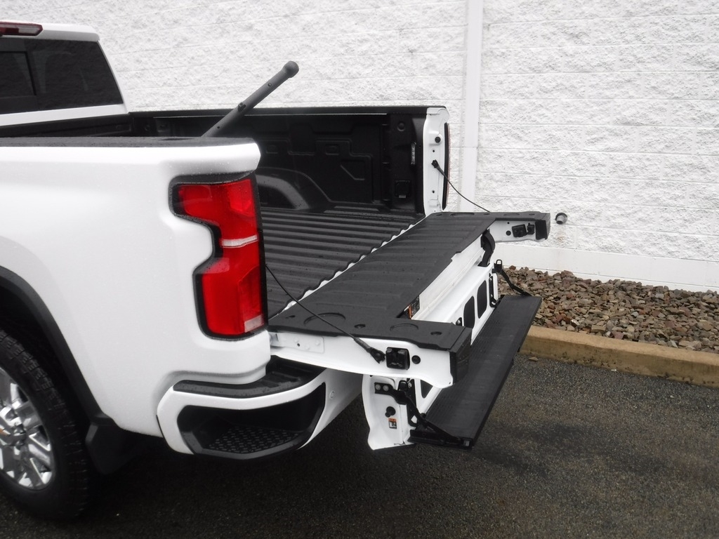 2024 Chevrolet Silverado 3500HD image 21