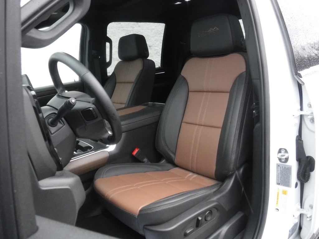 2024 Chevrolet Silverado 3500HD image 34