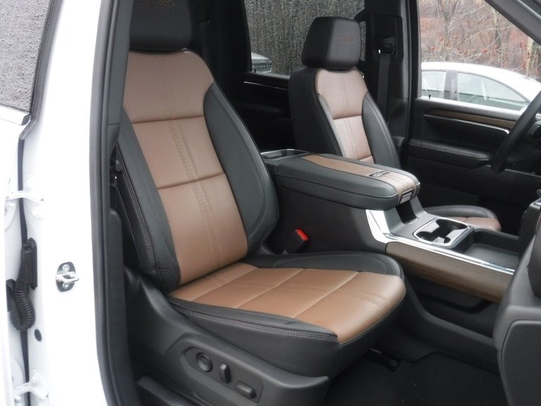 2024 Chevrolet Silverado 3500HD image 36