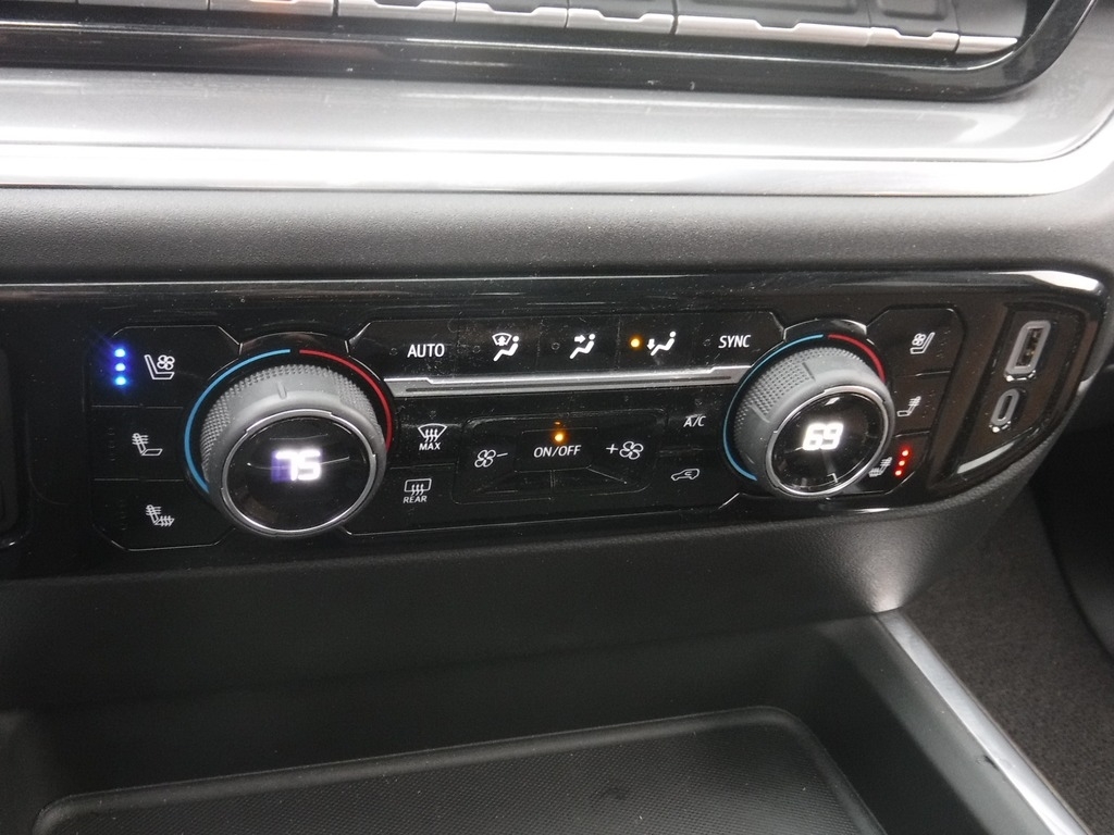 2024 Chevrolet Silverado 3500HD image 41