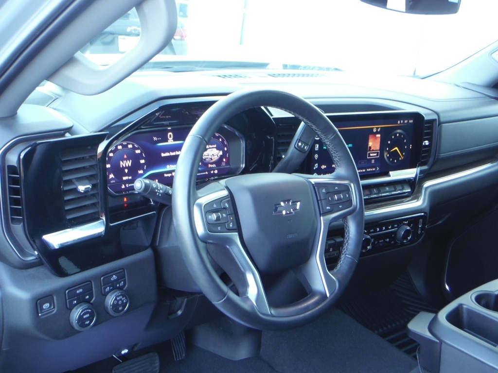 2024 Chevrolet Silverado 1500 image 17