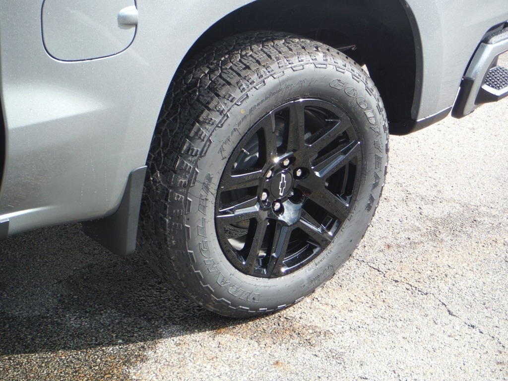 2026 Chevrolet Silverado 1500 image 4