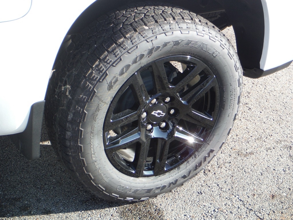 2026 Chevrolet Silverado 1500 image 4
