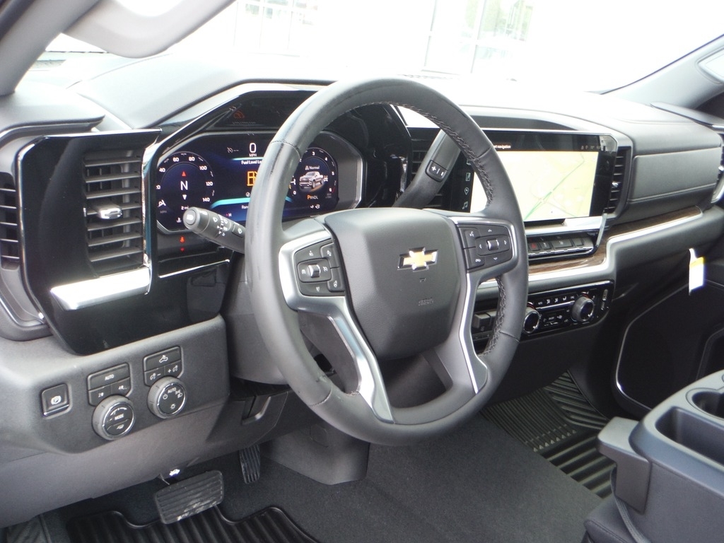 2026 Chevrolet Silverado 1500 image 18