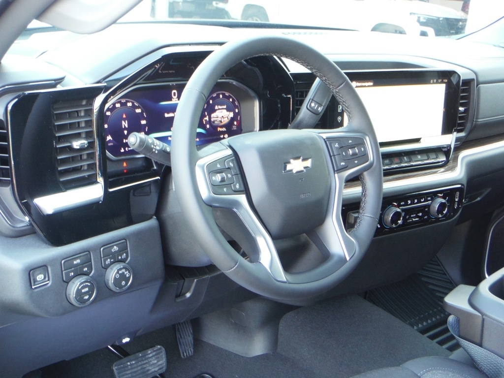 2026 Chevrolet Silverado 1500 image 17