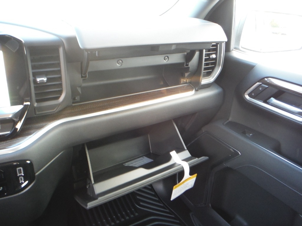 2026 Chevrolet Silverado 1500 image 37