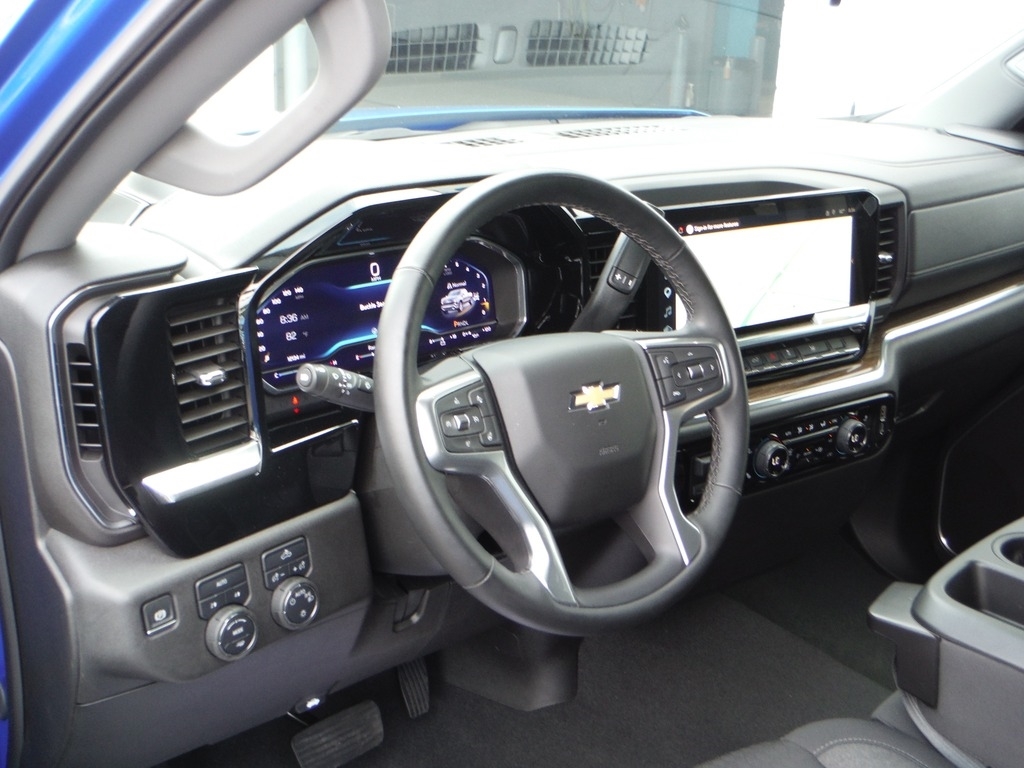 2025 Chevrolet Silverado 1500 image 21