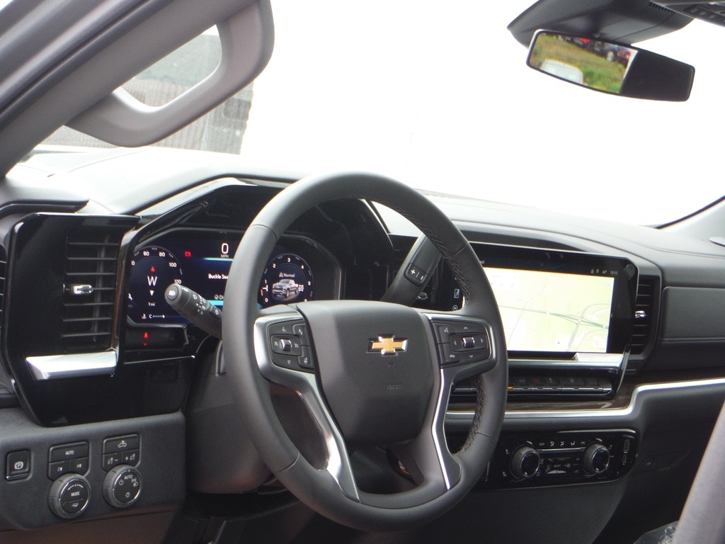 2026 Chevrolet Silverado 1500 image 18